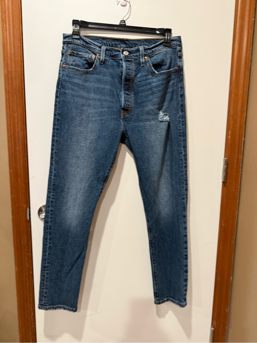 Levi's Women’s Blue Distressed Straight-Leg Jeans